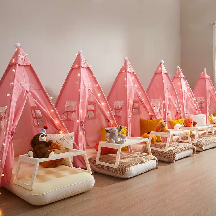 6 pink children's tents with mattresses